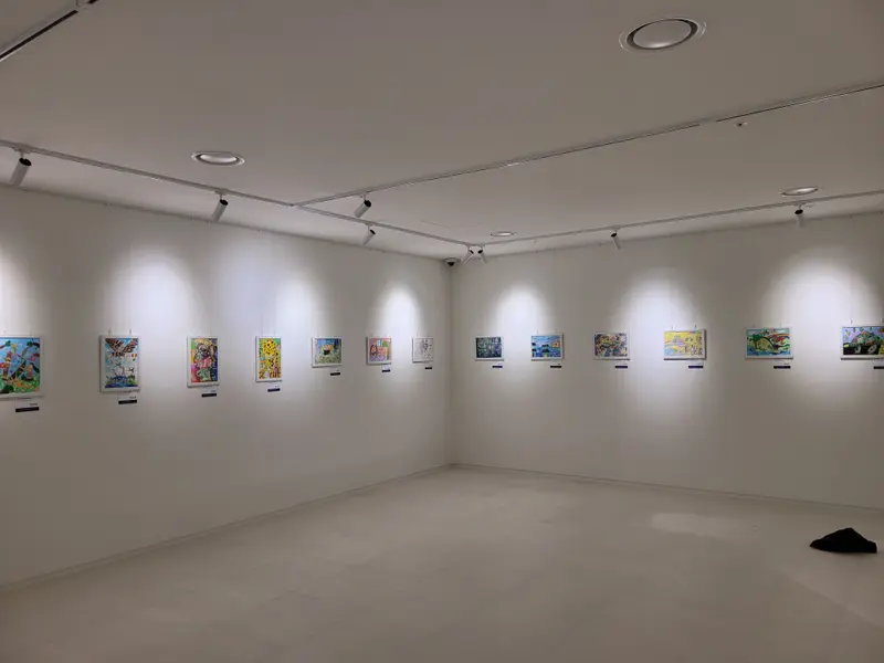 액자레일 시공 과정 시공 사진 6