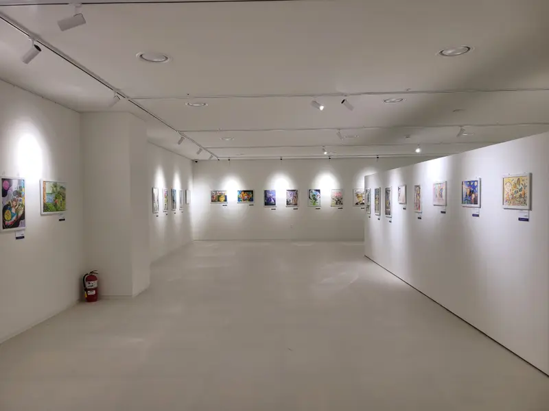 갤러리·전시회 액자레일 설치 시공 사진 4