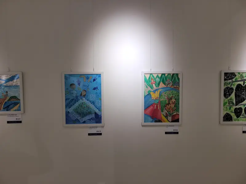 갤러리·전시회 액자레일 설치 시공 사진 5