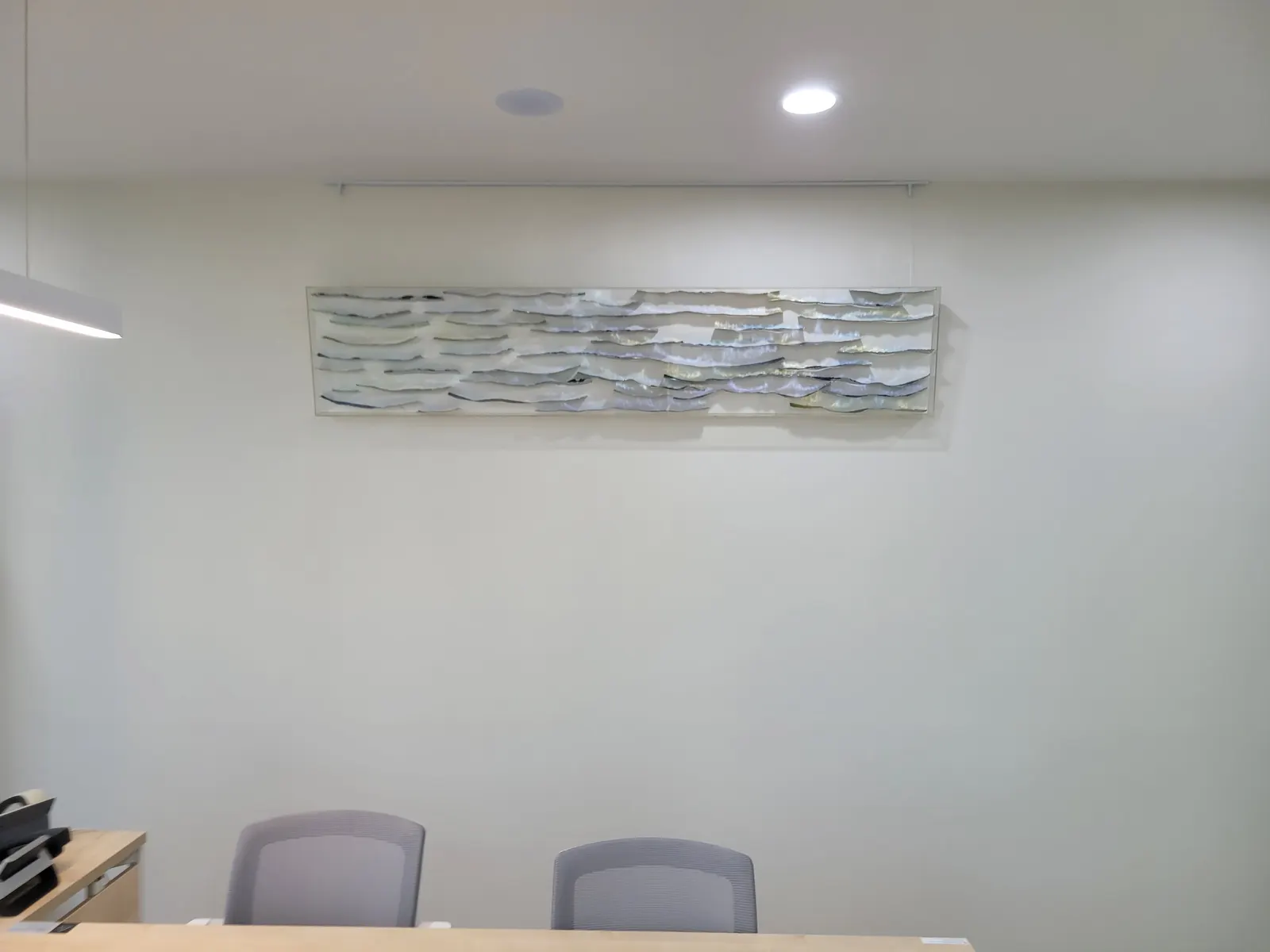 사무실 액자레일 설치 시공 사진 2